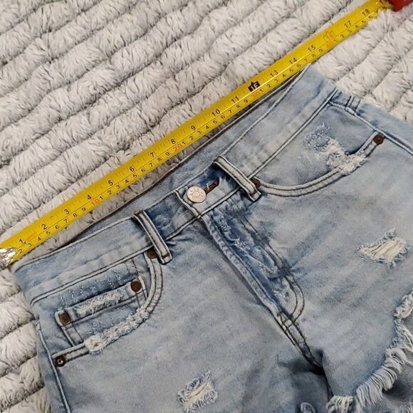 Urban outfitters BDG distressed jean shorts - Picture 6 of 7